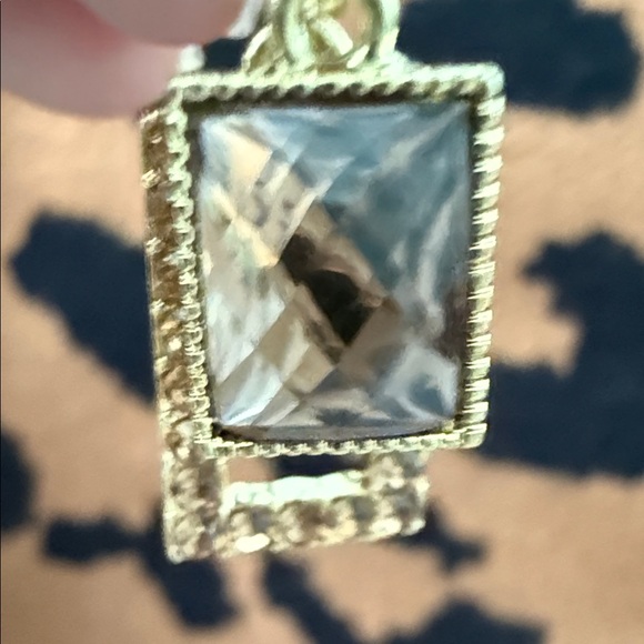 Elegant Gold-Tone Dangle Earrings - Picture 3 of 3